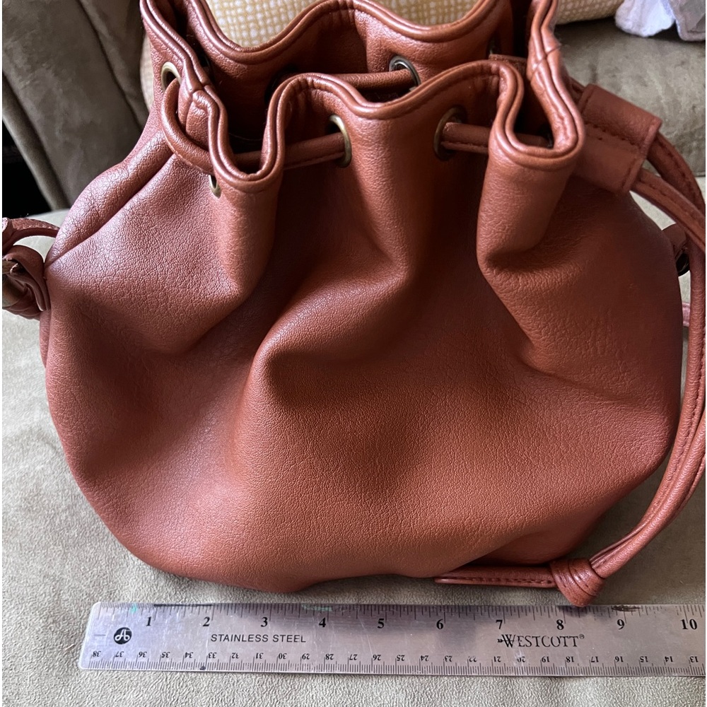 Universal Thread Pull String Bucket Purse - image 2